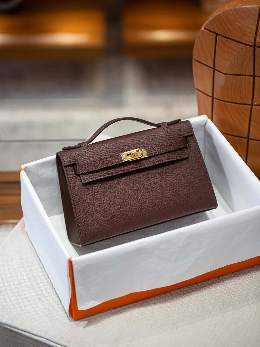 B1R66A6 Popular leather bag