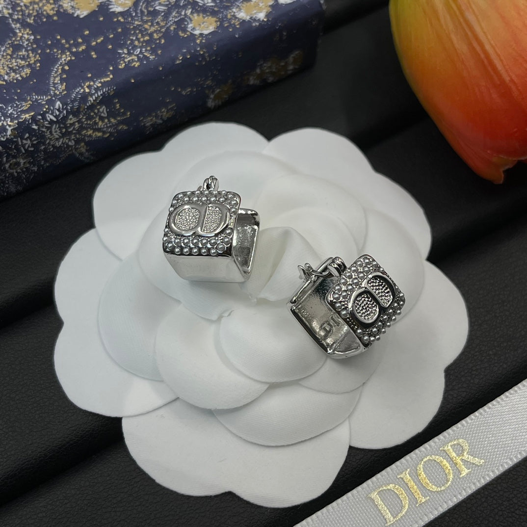 X1Z94D774E Popular  Earrings