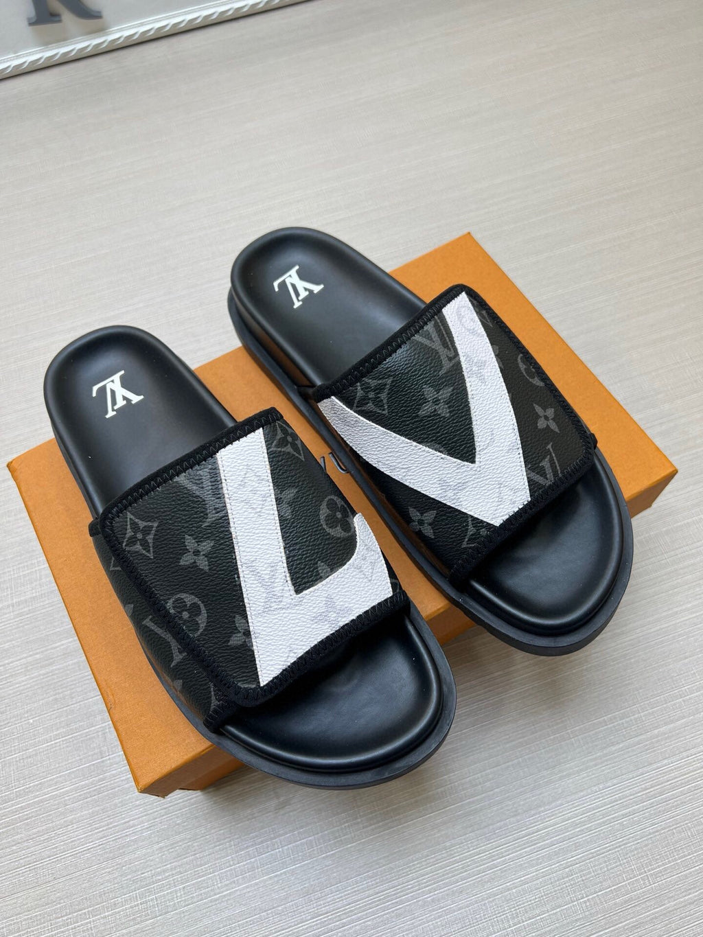 Z5WE251 Popular Slippers