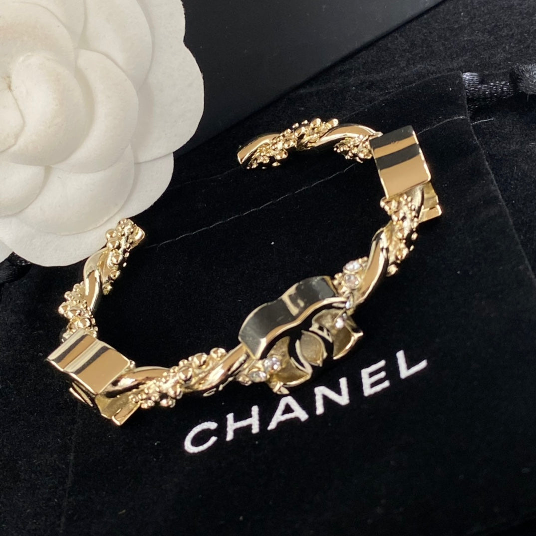 X1X24C578K  Popular Bracelets
