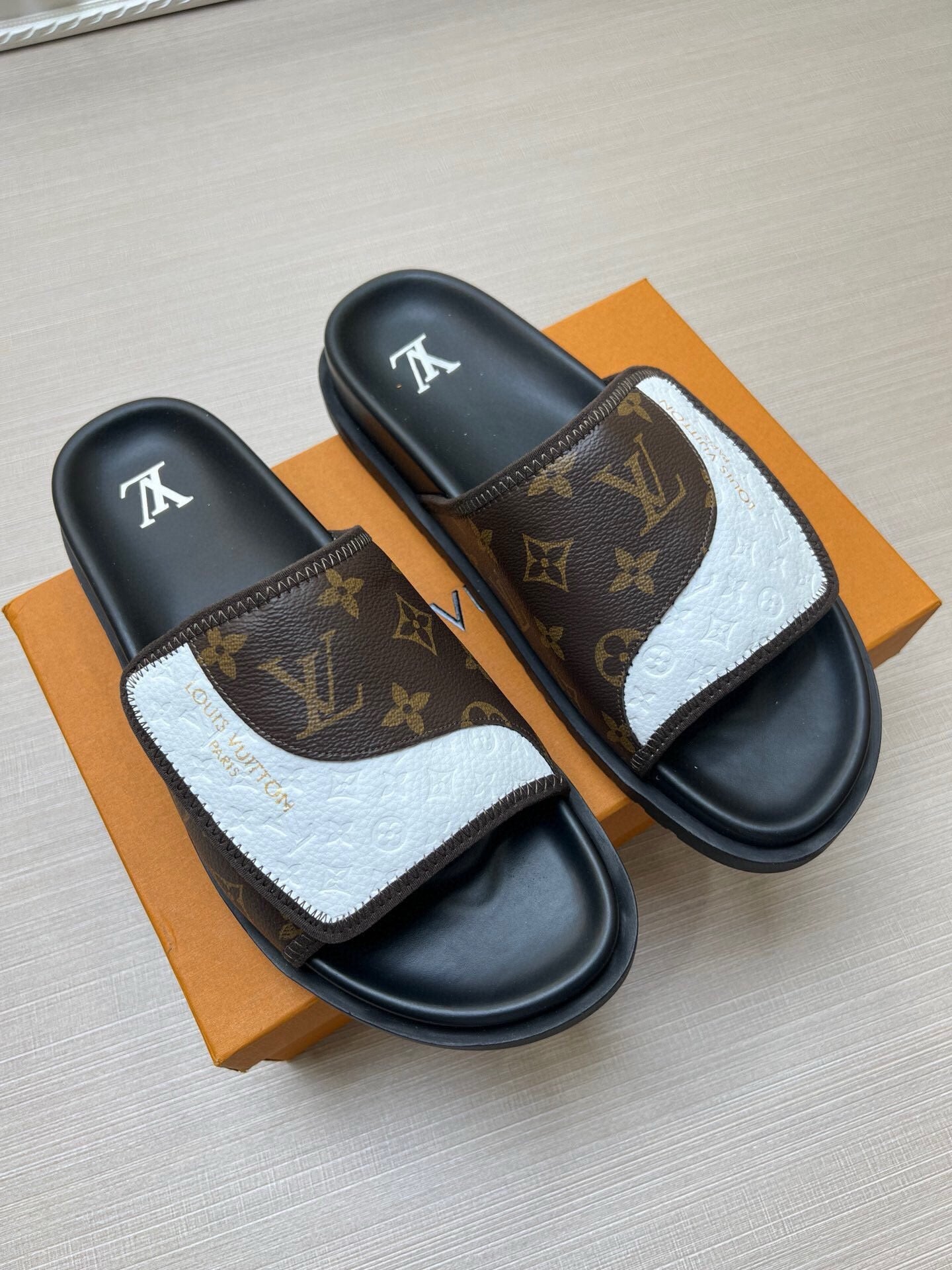 Z5WE250  Popular Slippers