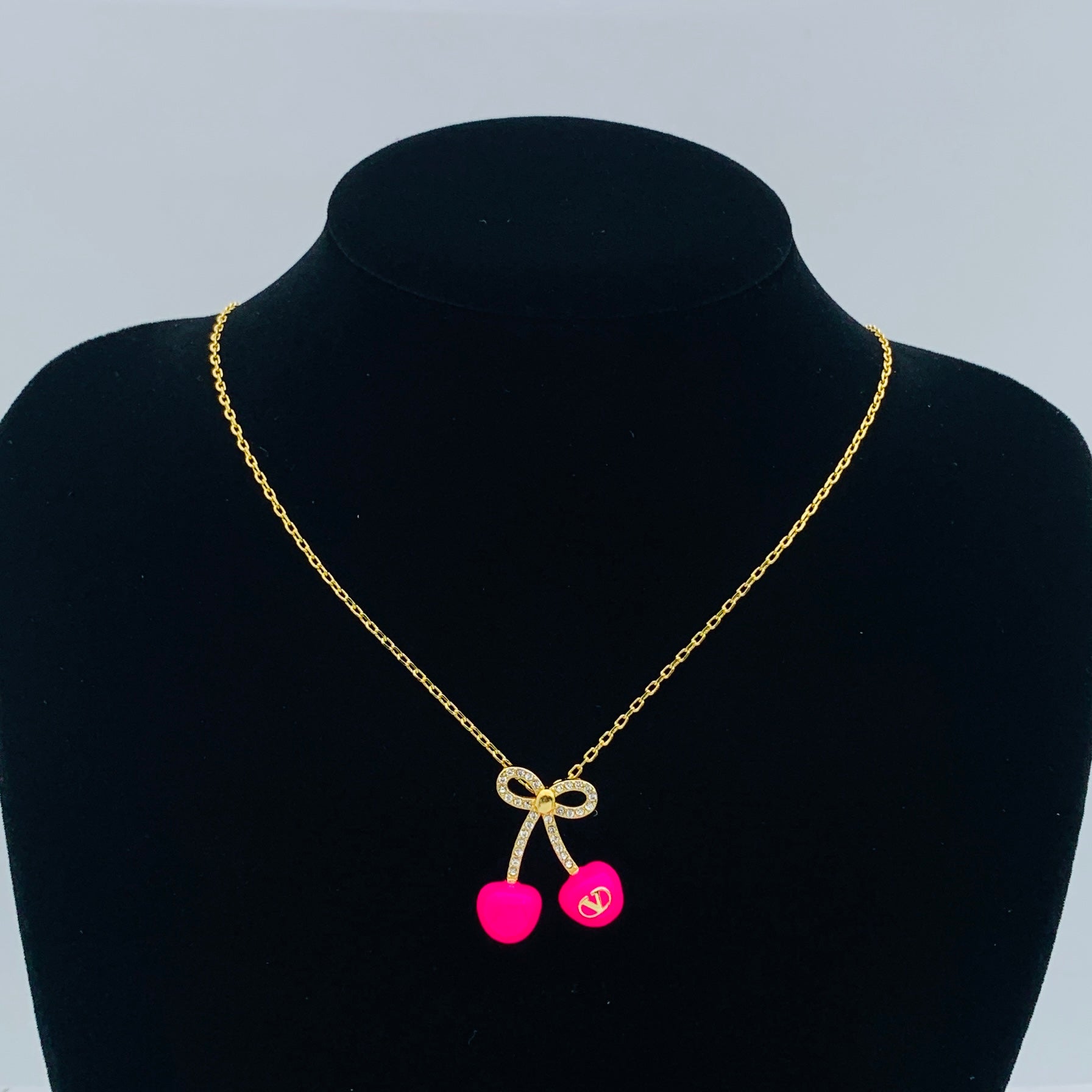 X1Q85VL206X Popular Necklace