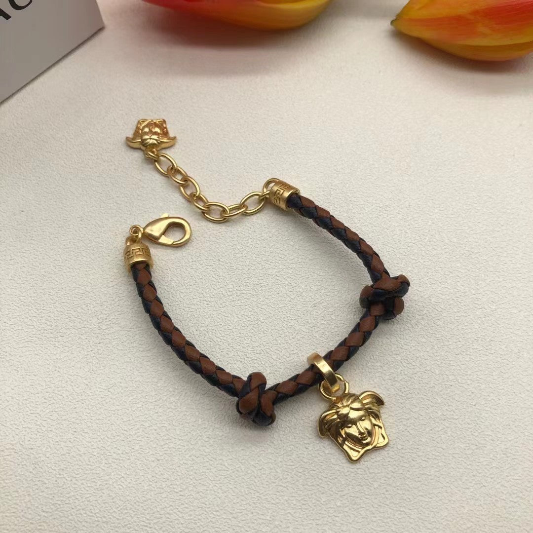 X1Q85V139X Popular Necklace. Bracelets