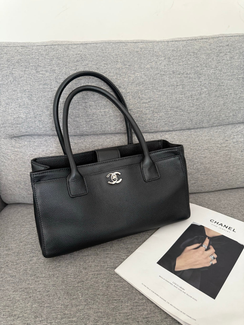 B1R76C37 Popular leather bag