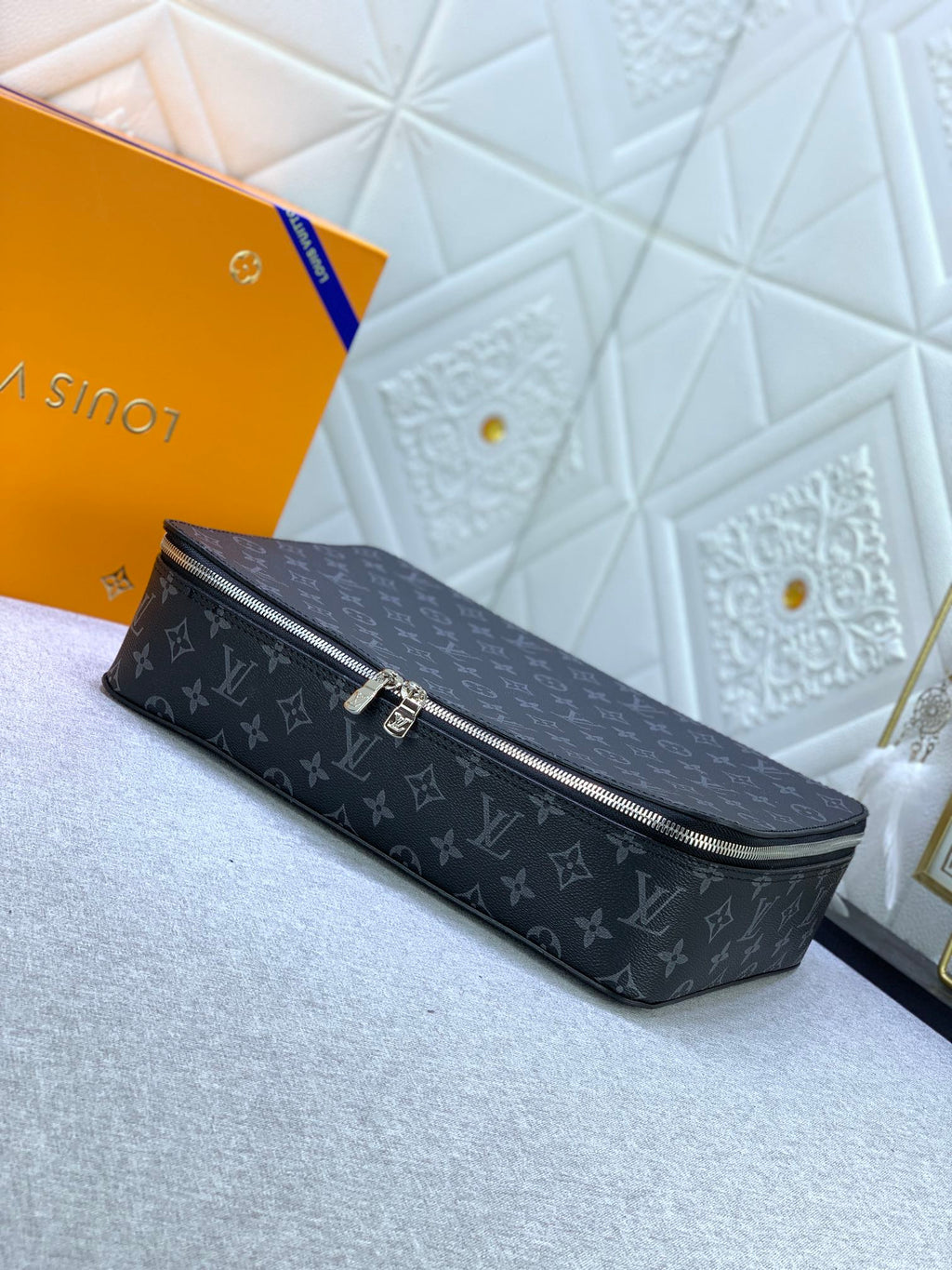 B1X34E272 Popular  leather bag 