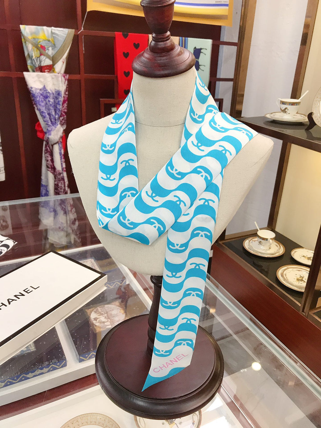 W1N46C9 Popular Silk Scarve