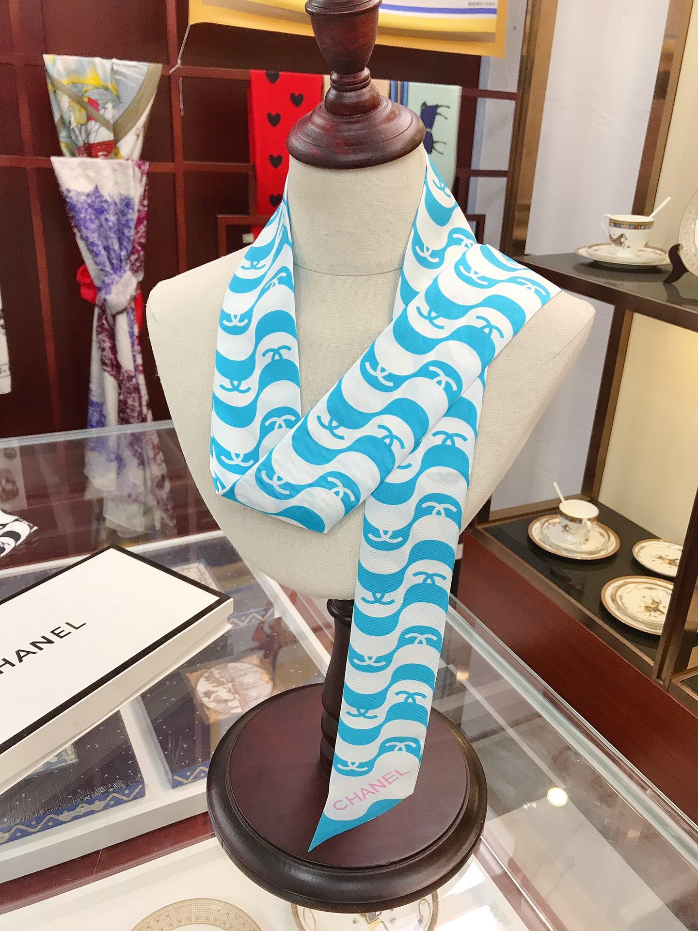 W1N46C9 Popular Silk Scarve
