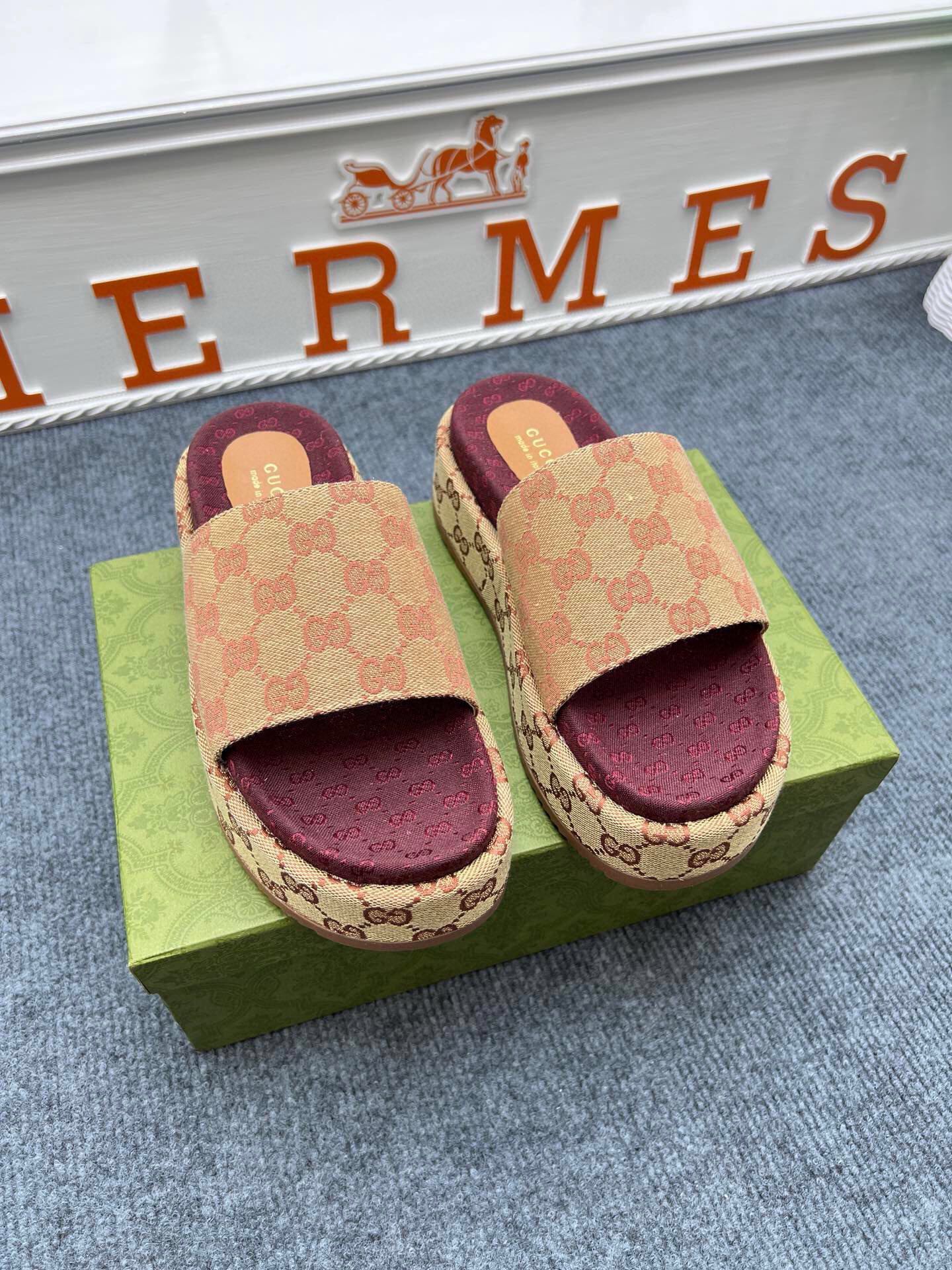 Z5ZB122 Popular slippers  Sole thickness 5.5cm