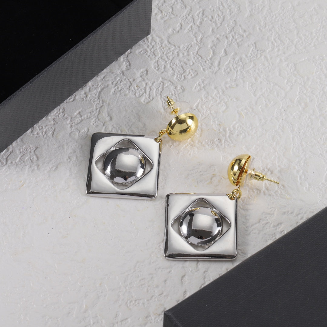 X1Z94SL832K Popular  Earrings