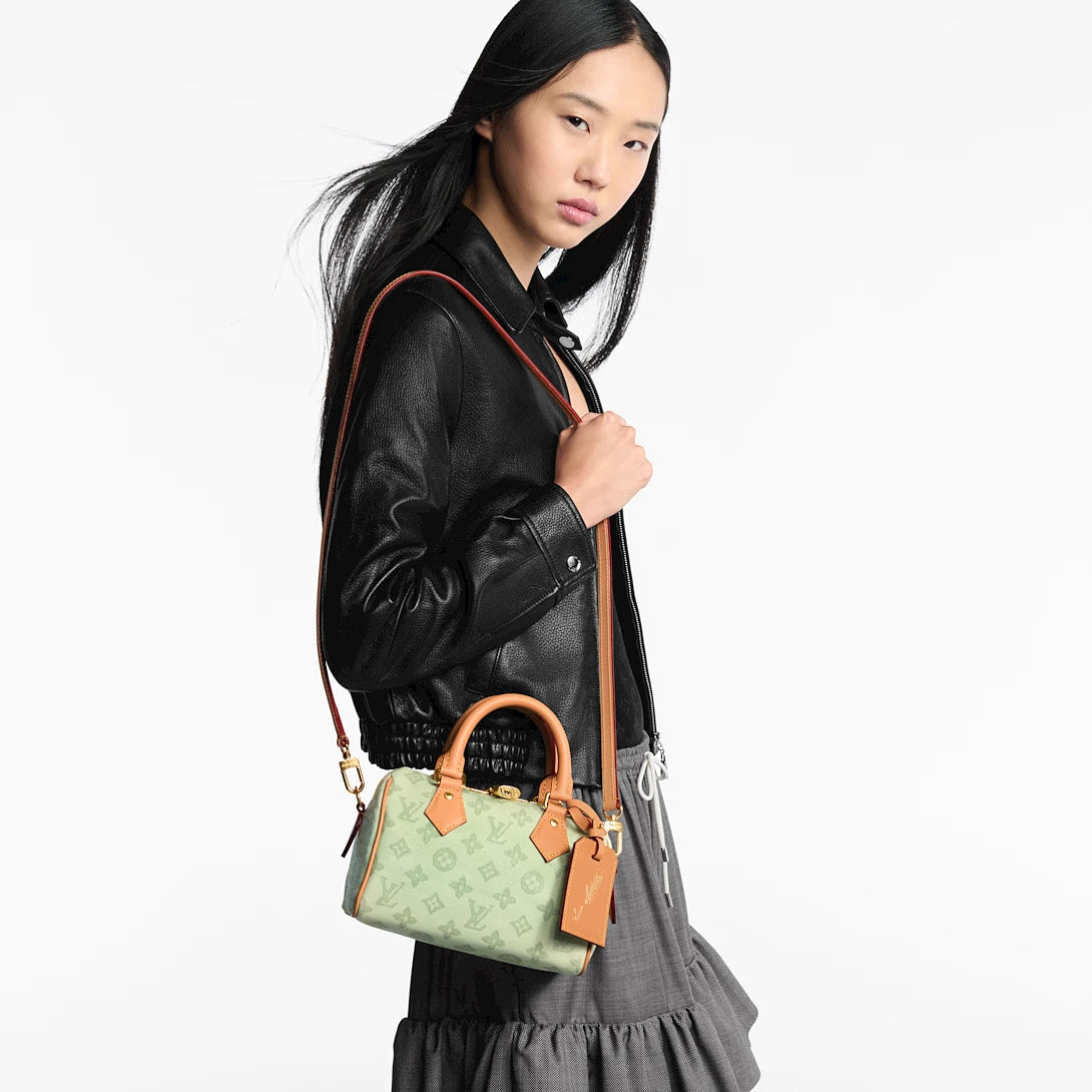 B1R76E39 Trendy classic high-quality coated canvas bags