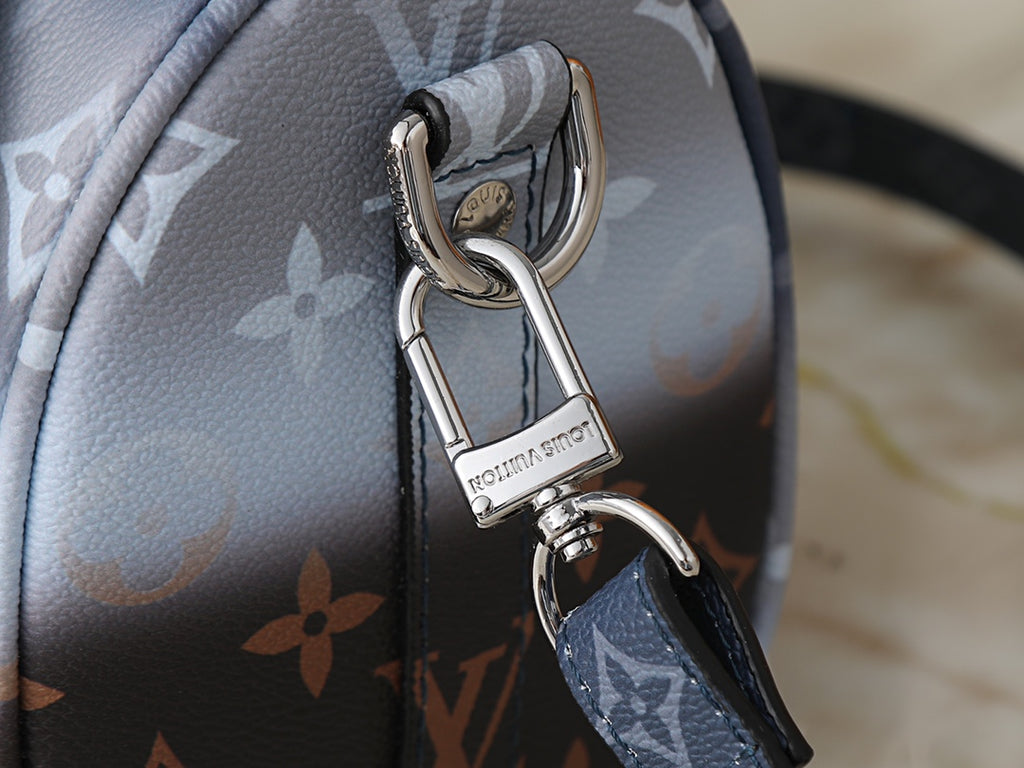 B1P46E30 Popular leather bag