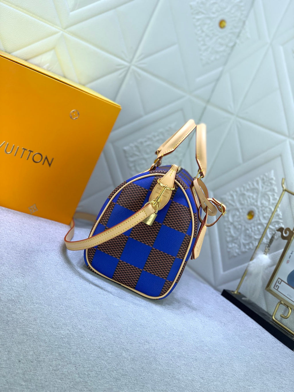 B12X44E269 Popular  leather bag 