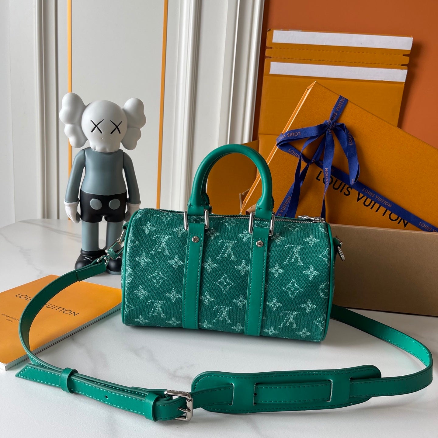 B1P46E32 Popular leather bag