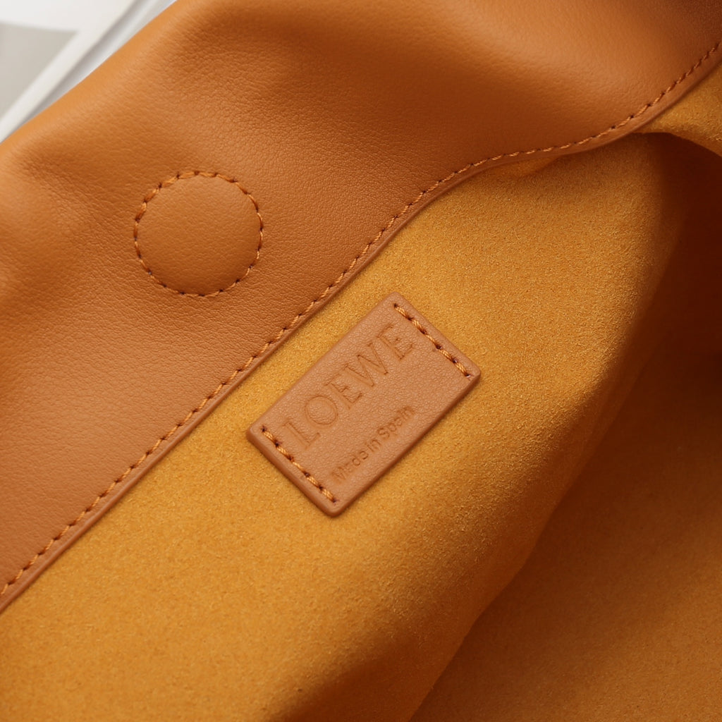 B1R66A8 Popular leather bag