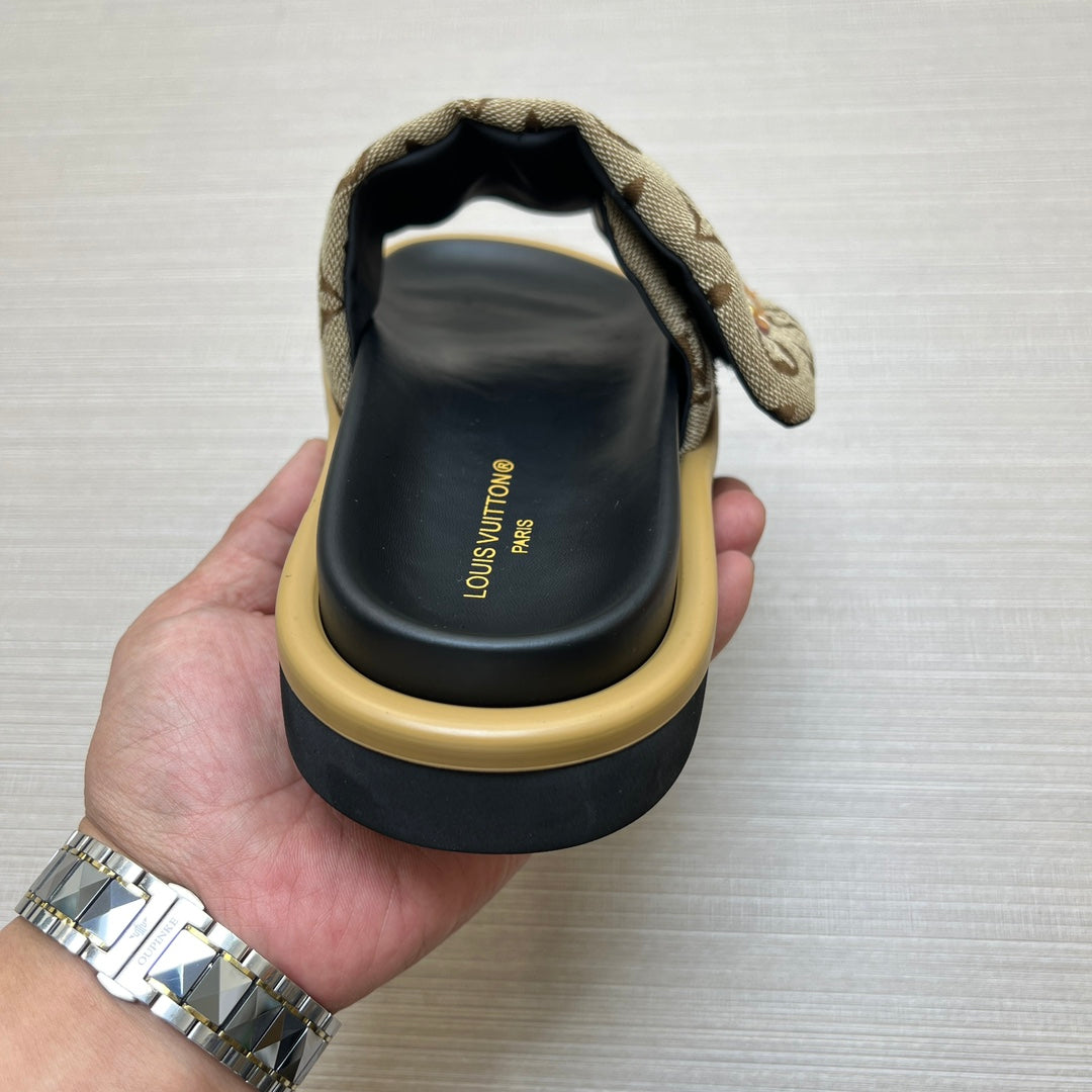 Z5ZE100 Popular slippers Sole thickness 5cm