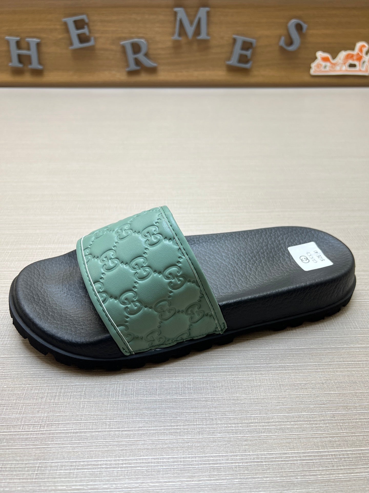 Z5X76B5  Popular slippers