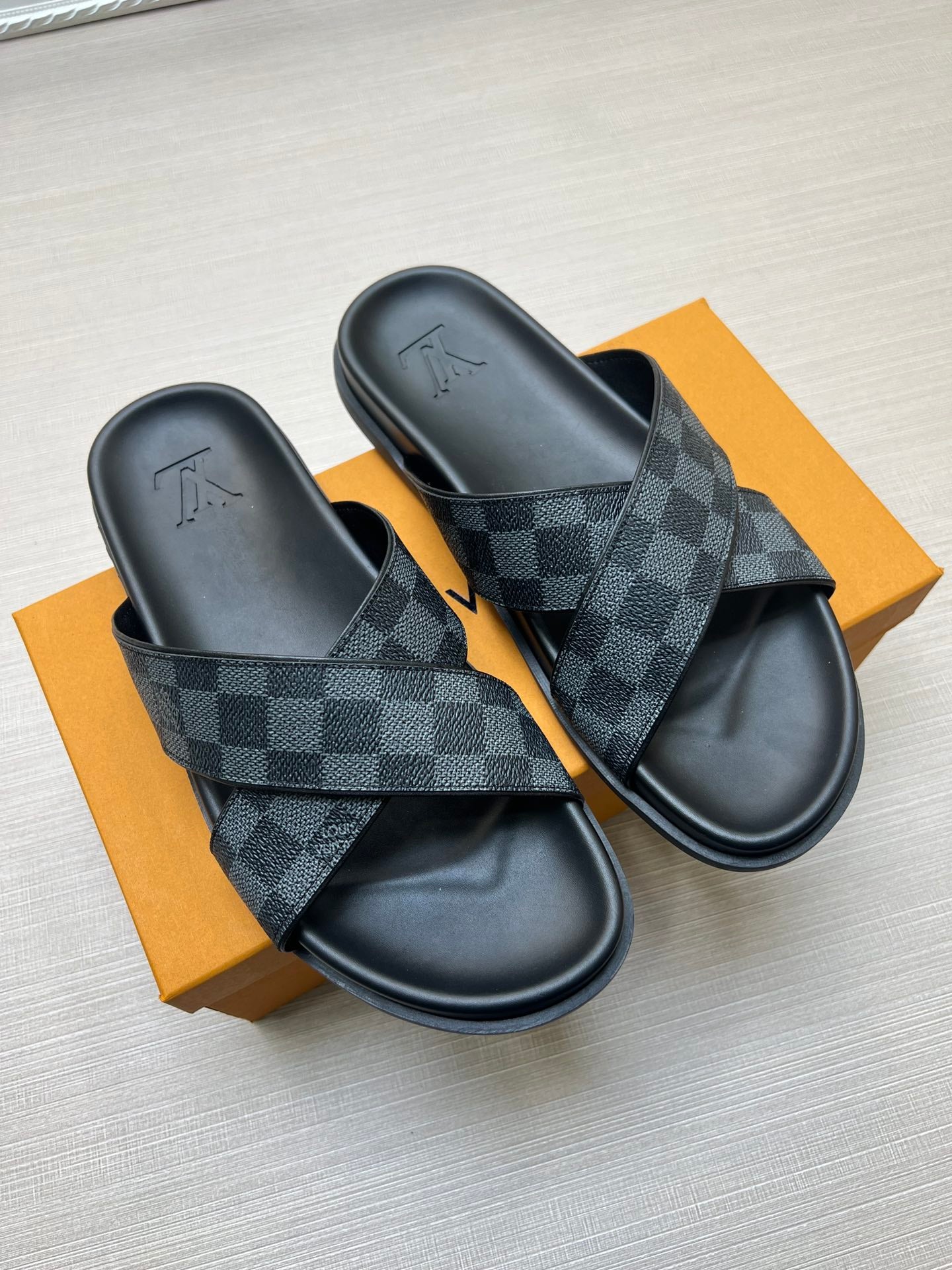 Z5ZE59 Popular slippers
