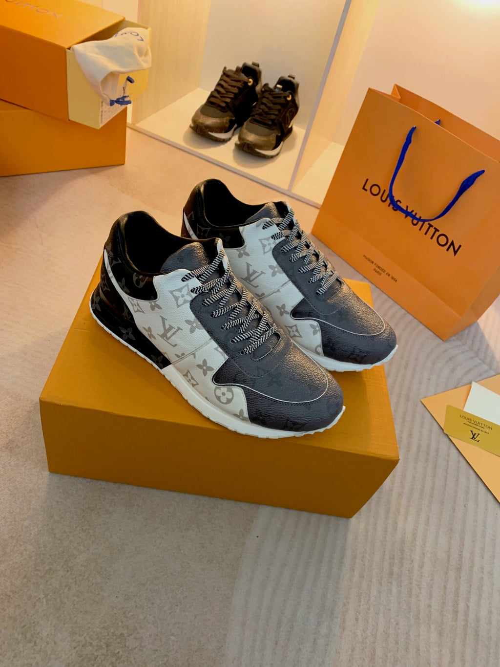 Z2Q95E103  Popular high-quality  shoes