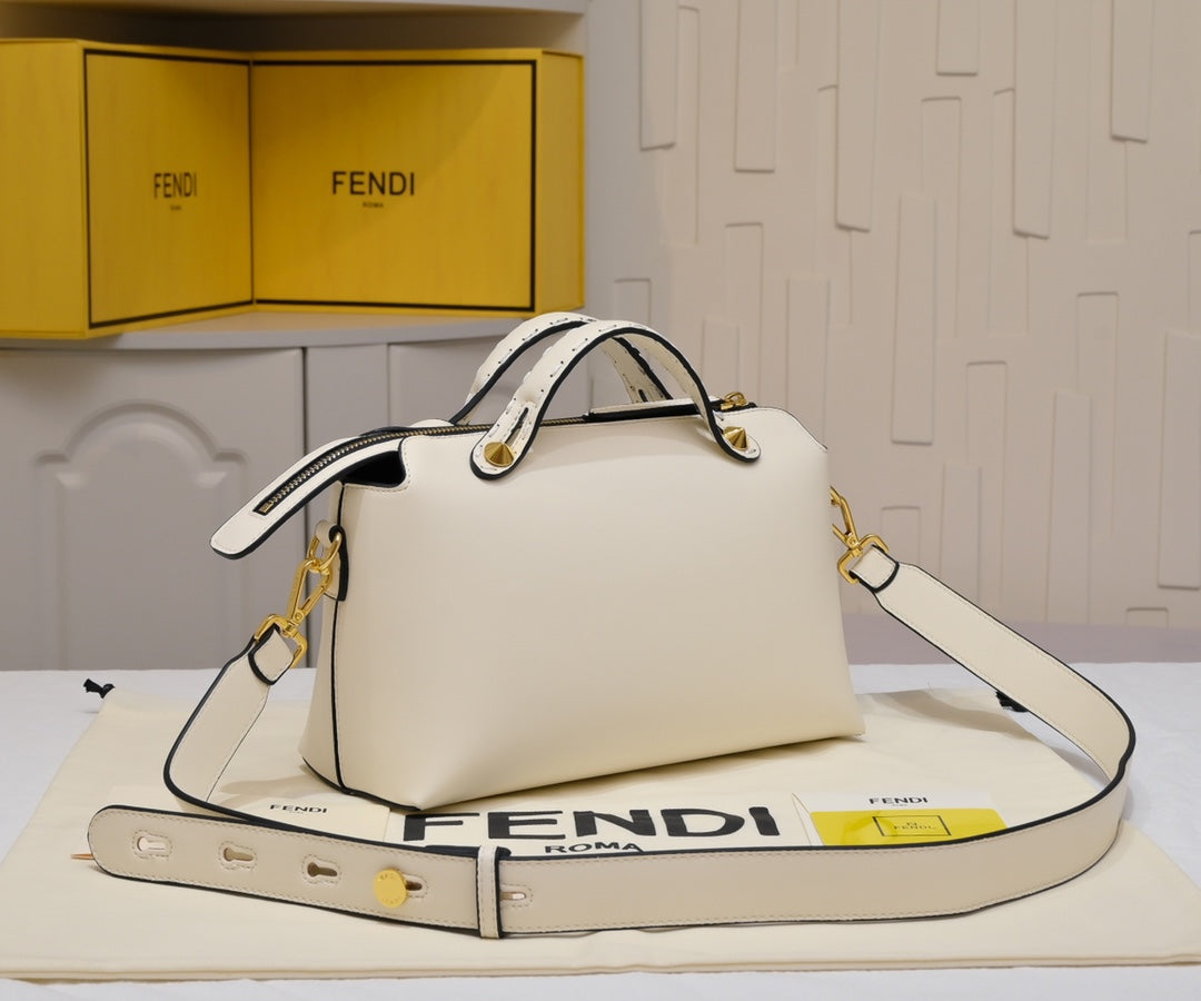 B12X43F131 Popular leather bag 