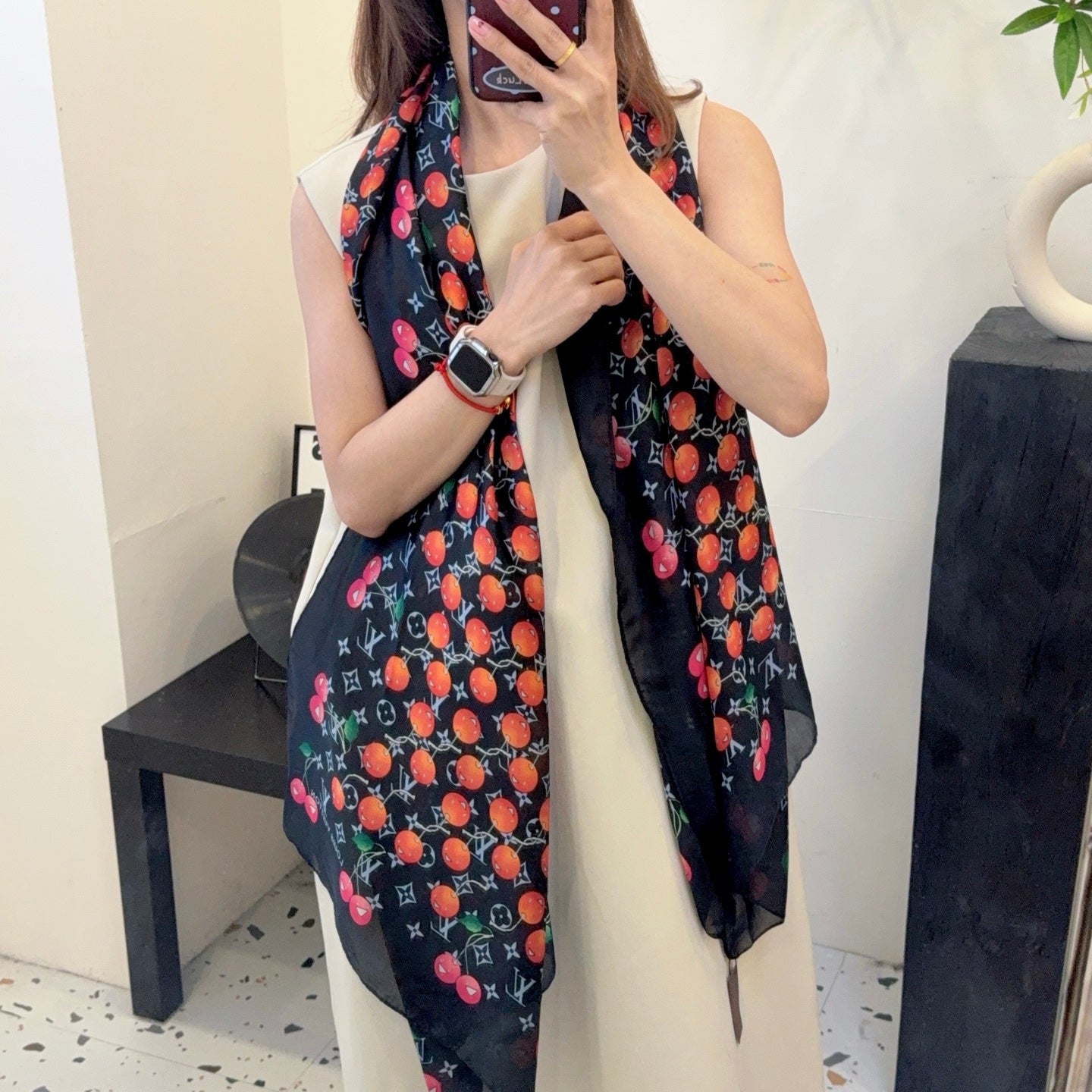 W1Z35E199  Popular Silk Scarve