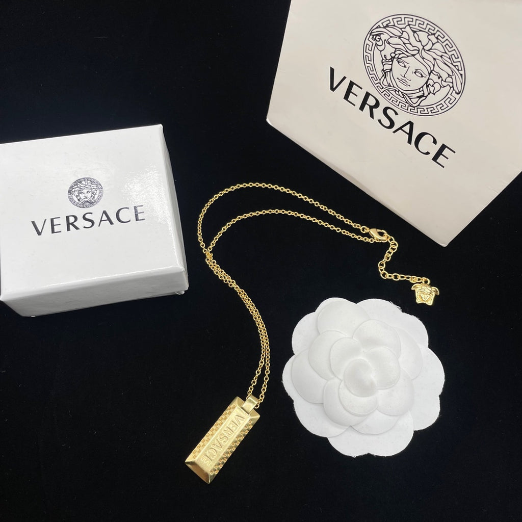 X1R75V63X Popular    Necklaces