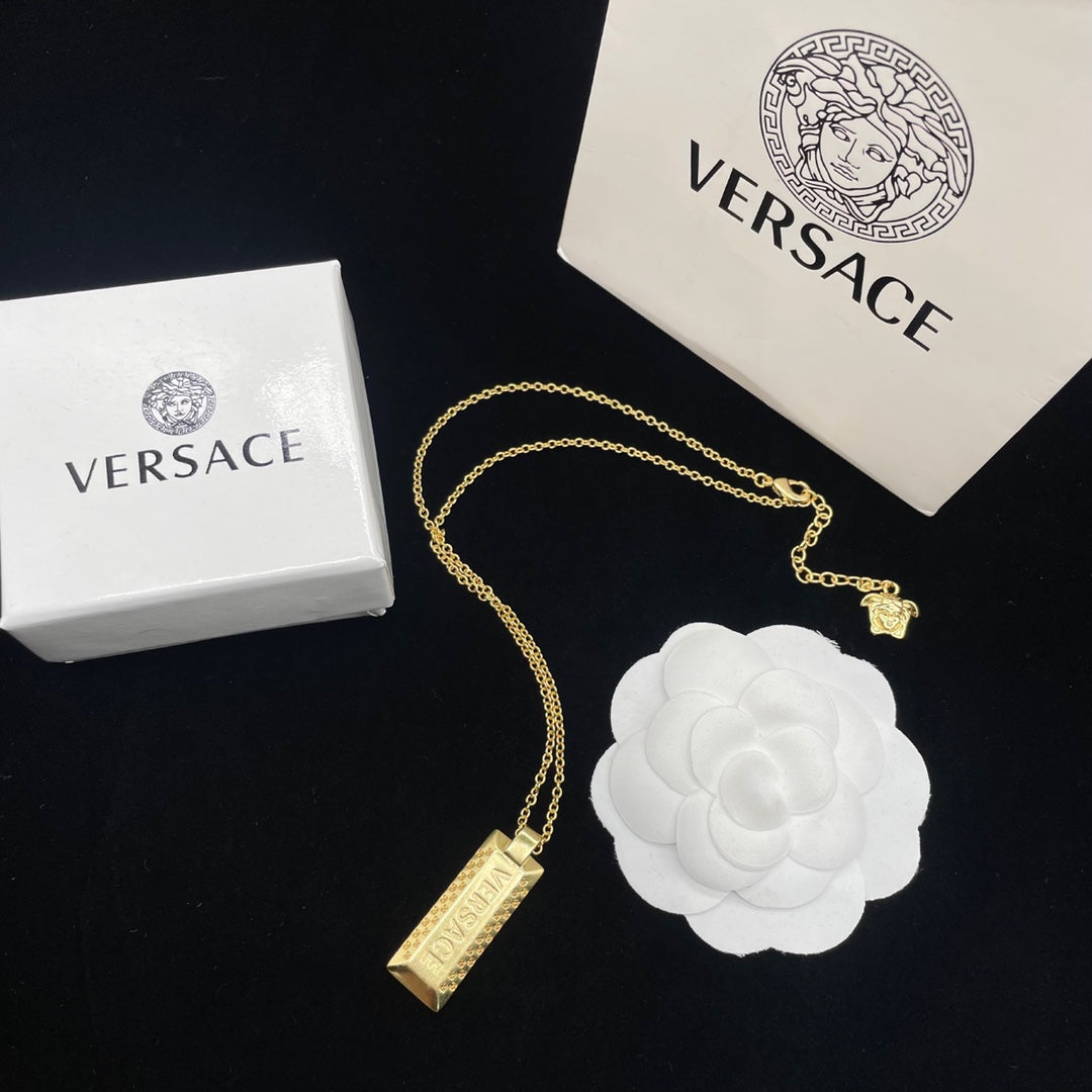X1R75V63X Popular    Necklaces