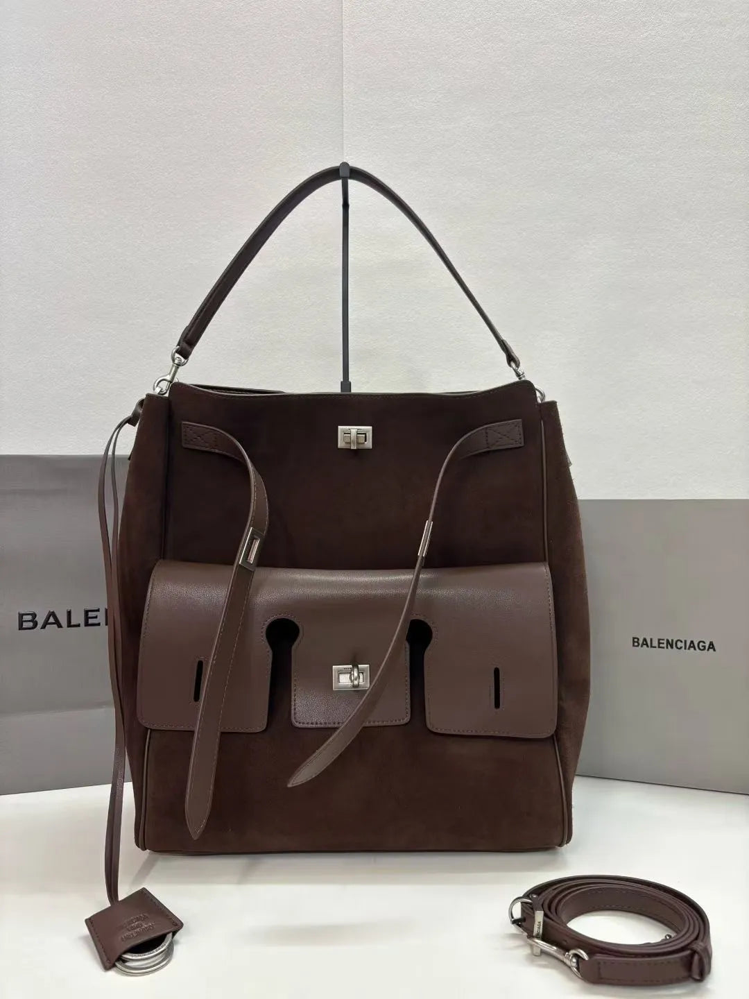 B1P36J121 Popular leather bag