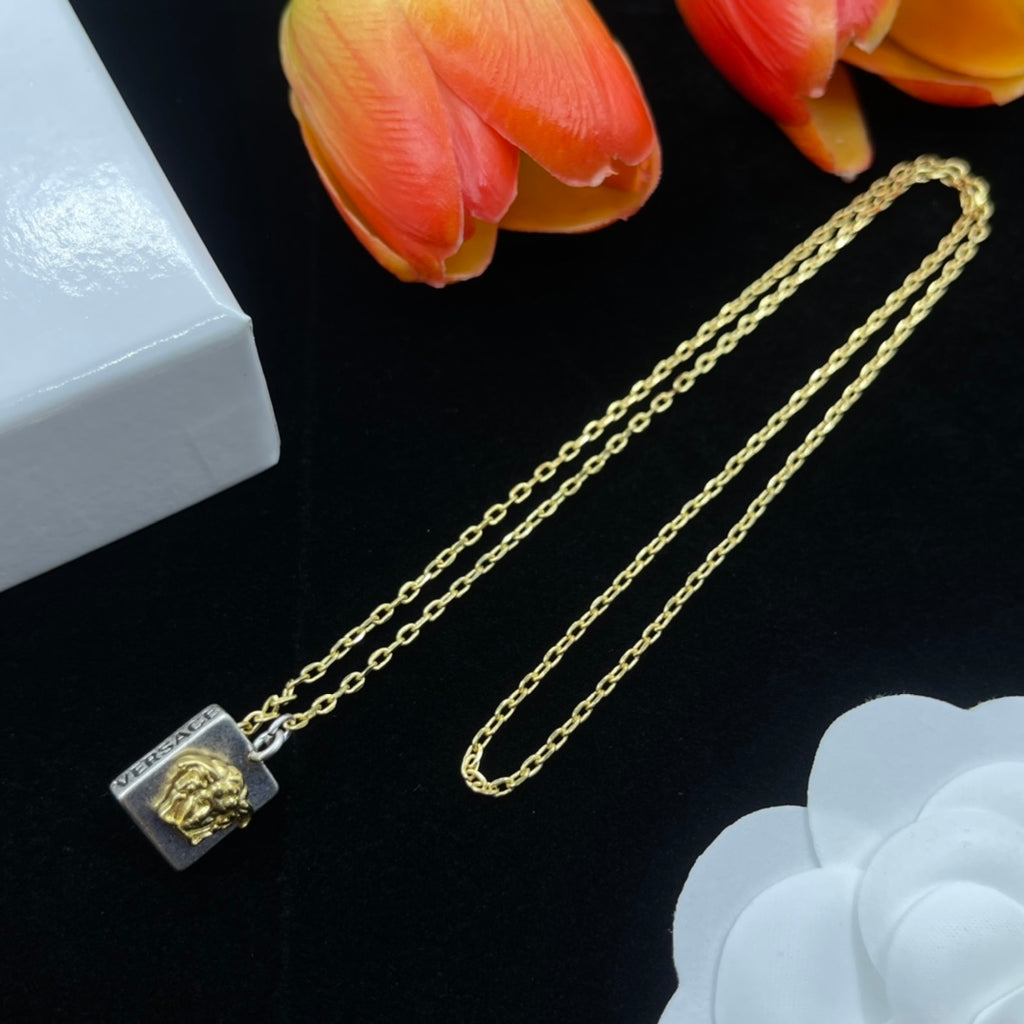 X1Q85V374X  Popular Necklaces