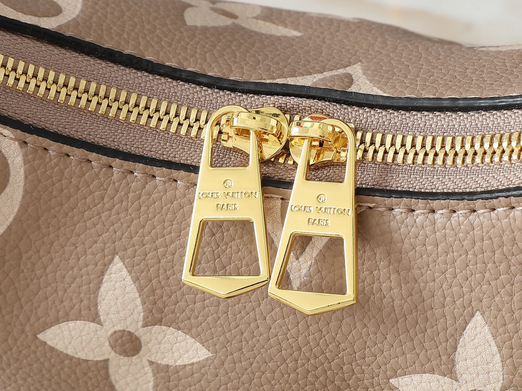 B1R76E48 Popular leather bag