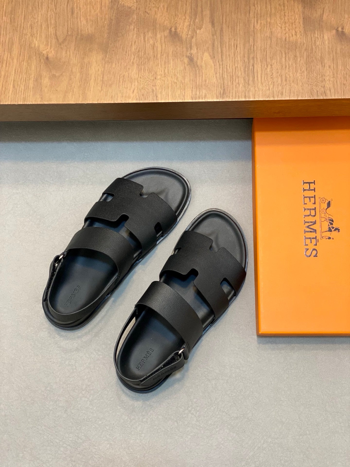 Z2P36H19 Popular high-quality leather Shoes
