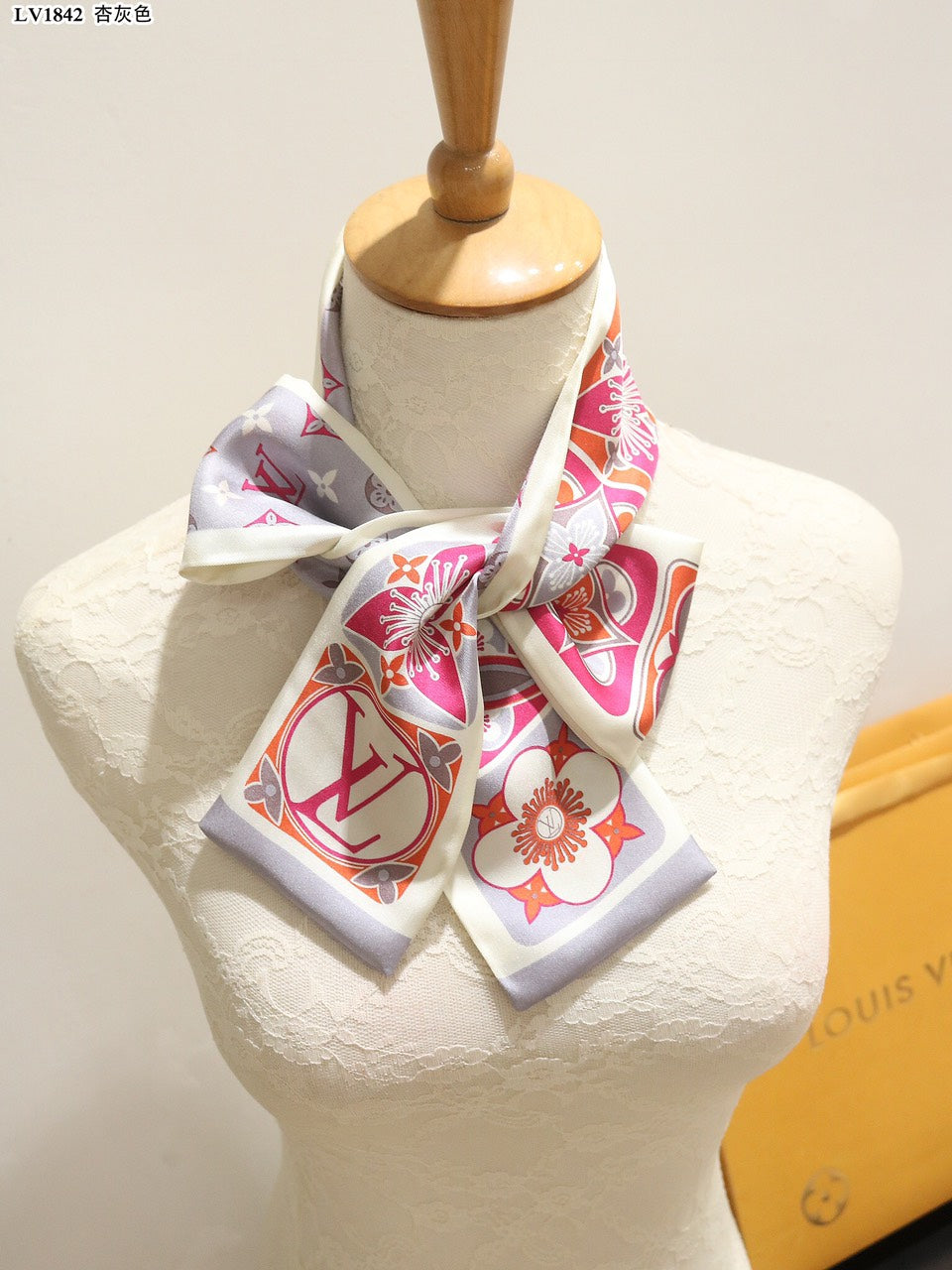 W1Z25E192 Popular Silk Scarve