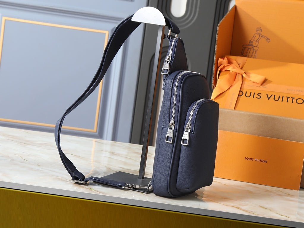 B1P46E24 Popular leather bag
