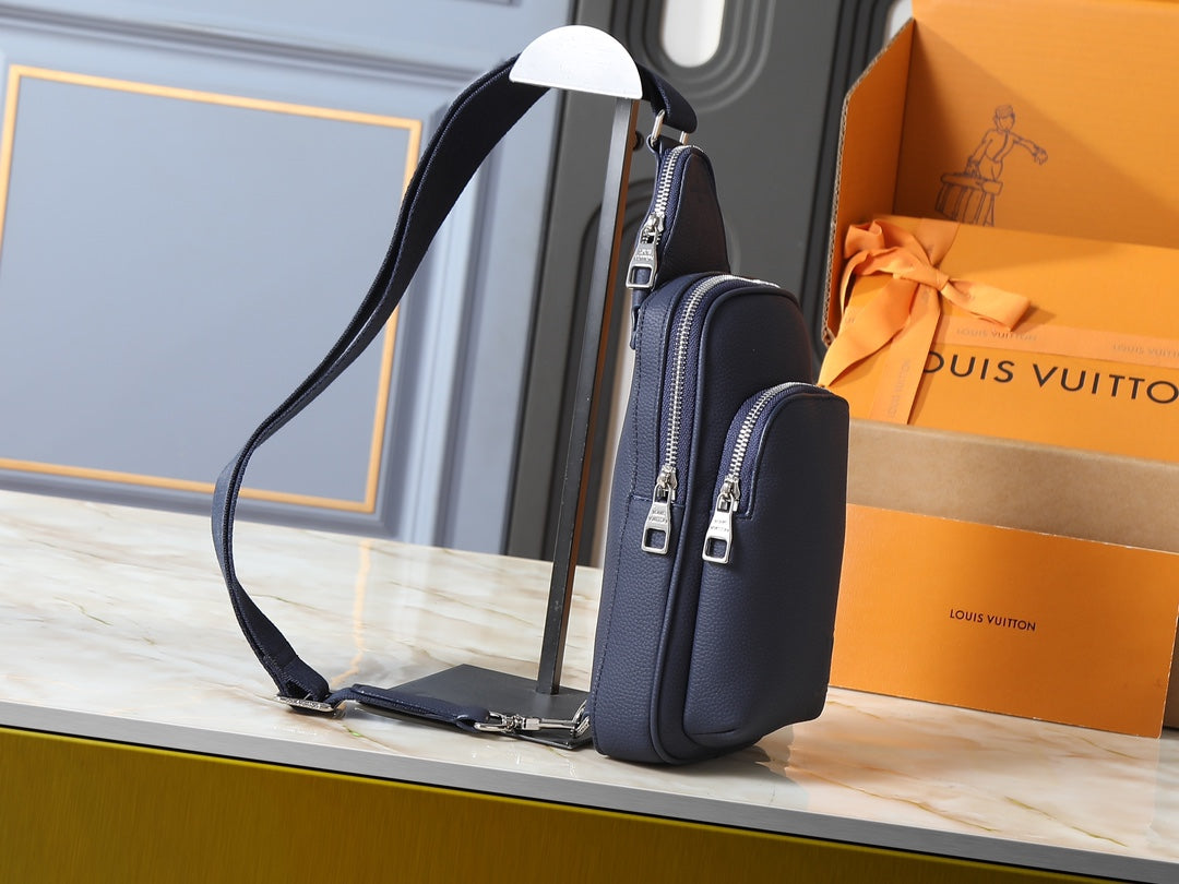B1P46E24 Popular leather bag