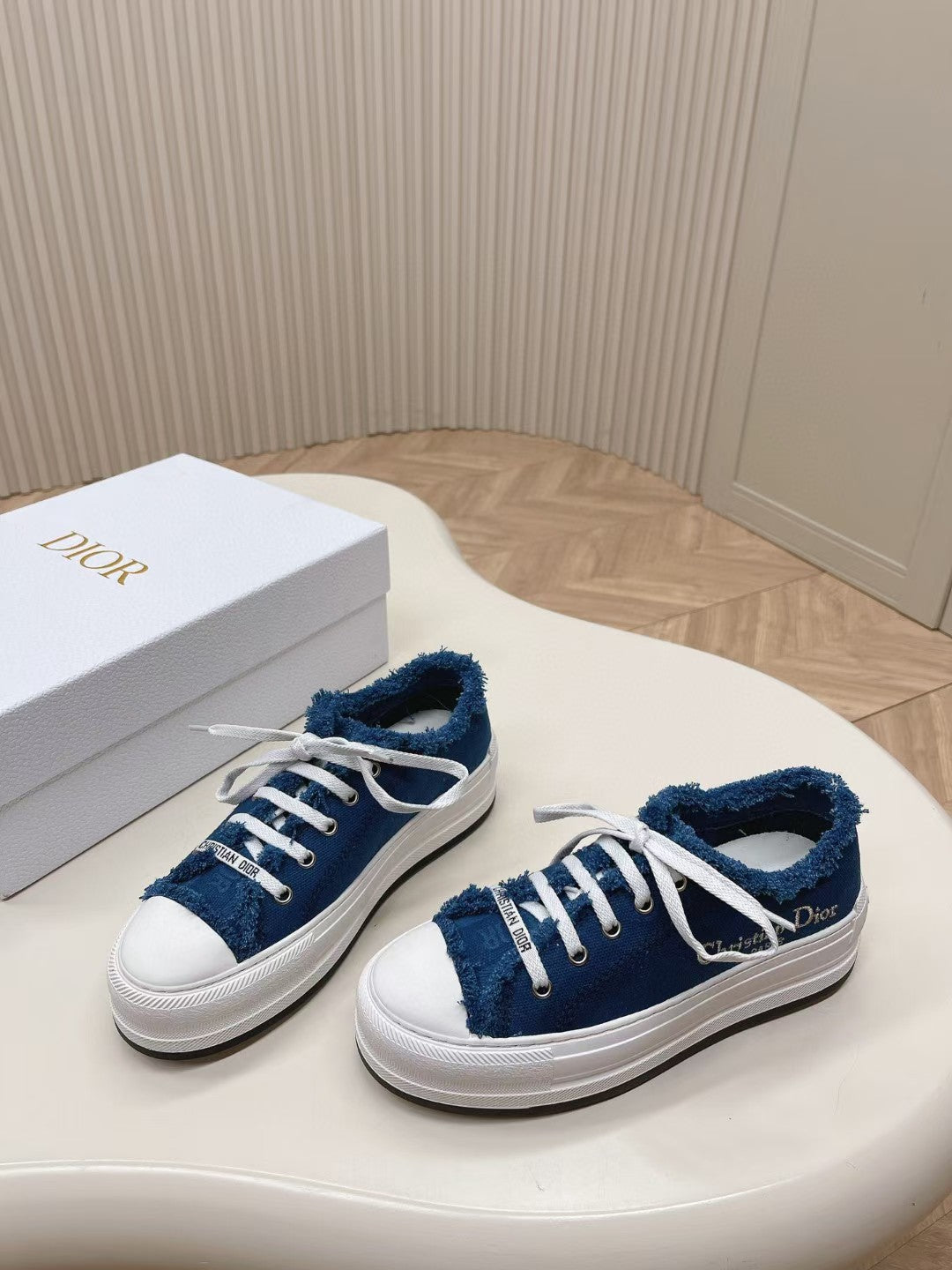 Z2Q105D428 Popular high-quality Shoes