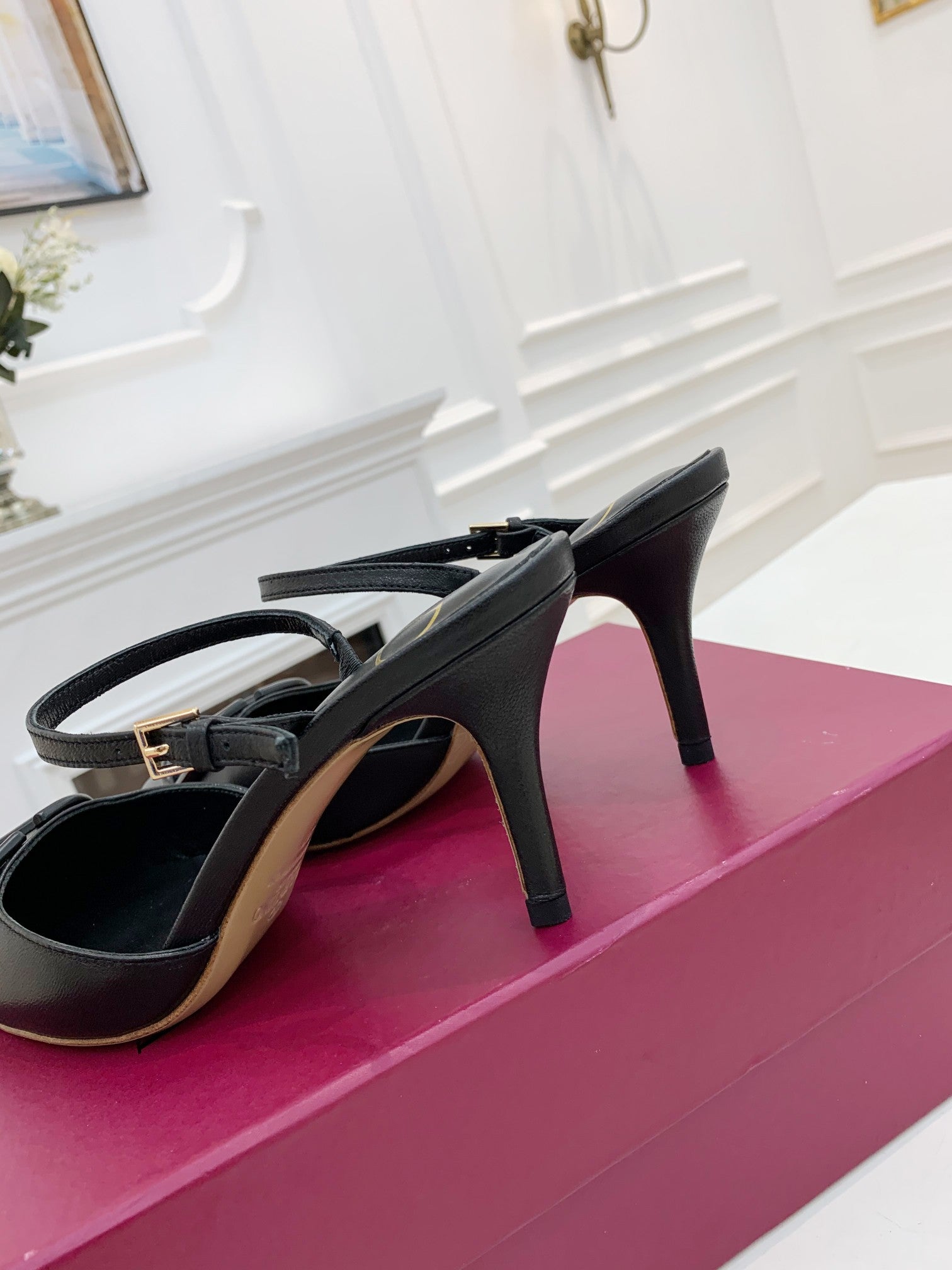 Z2YVL28 Popular leather  High heels