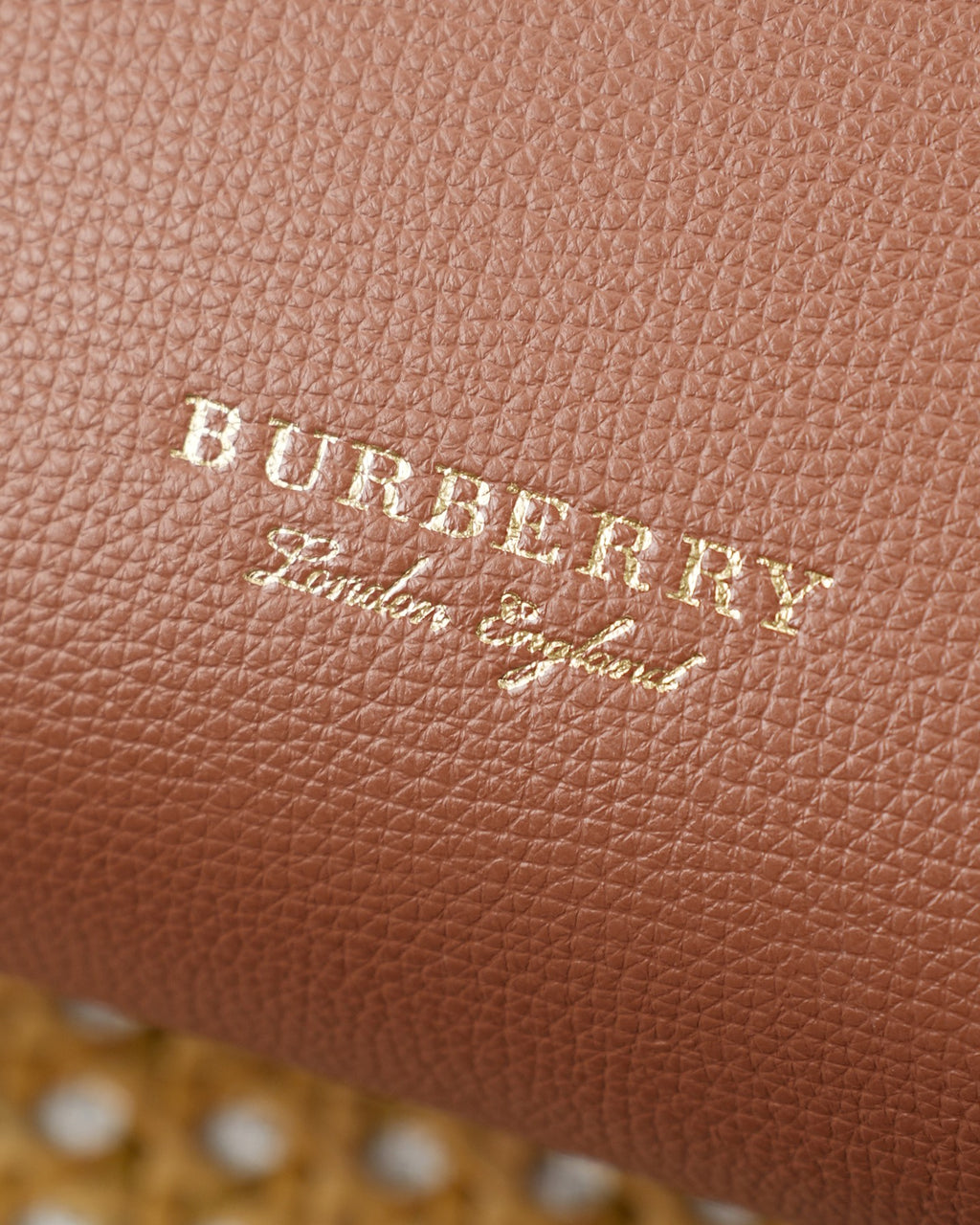 B1R76R20  Popular leather bag
