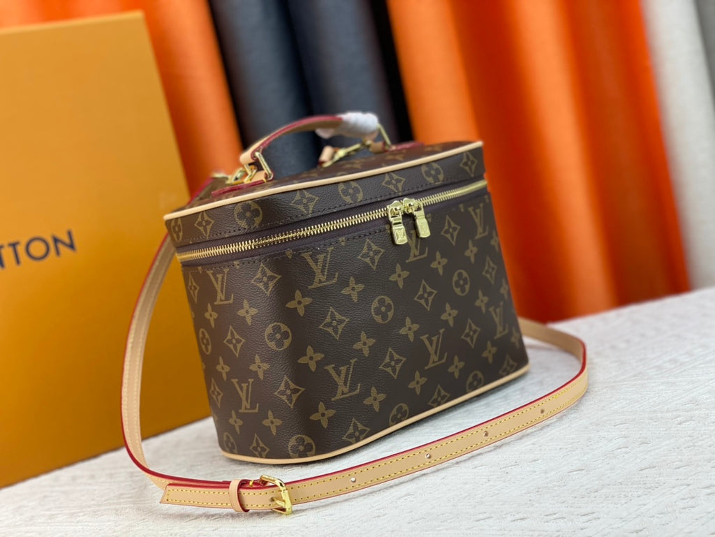 B1X34E273 Popular  leather bag 