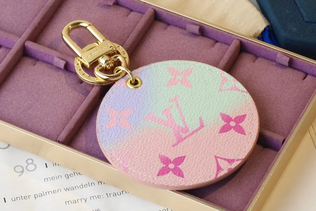 A1Q105E22 Popular bag 's charms accessories