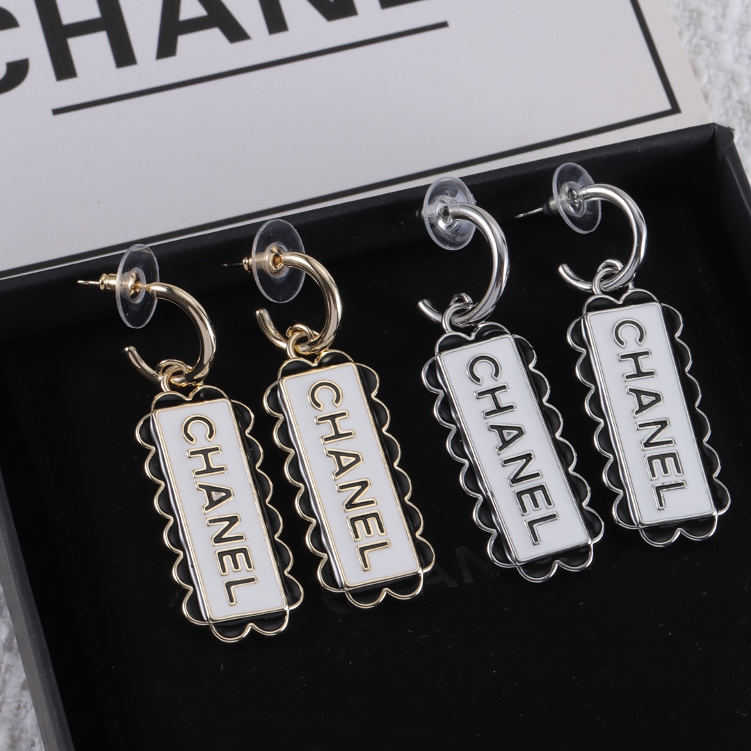 X1Z94C1091E Popular  Earrings
