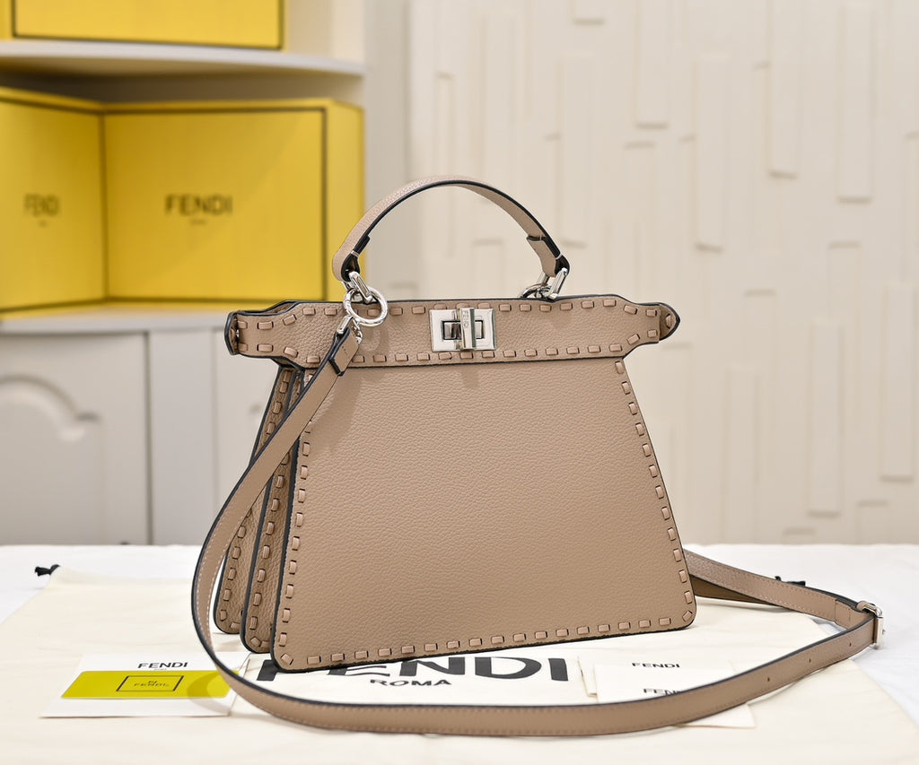 B1R115F136 Popular leather bag