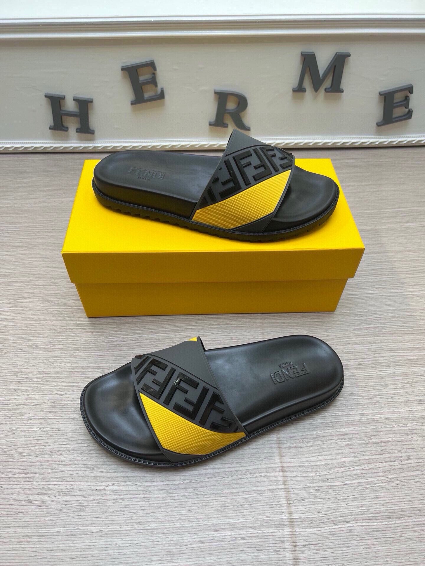 Z5Z35F284 Popular Slippers