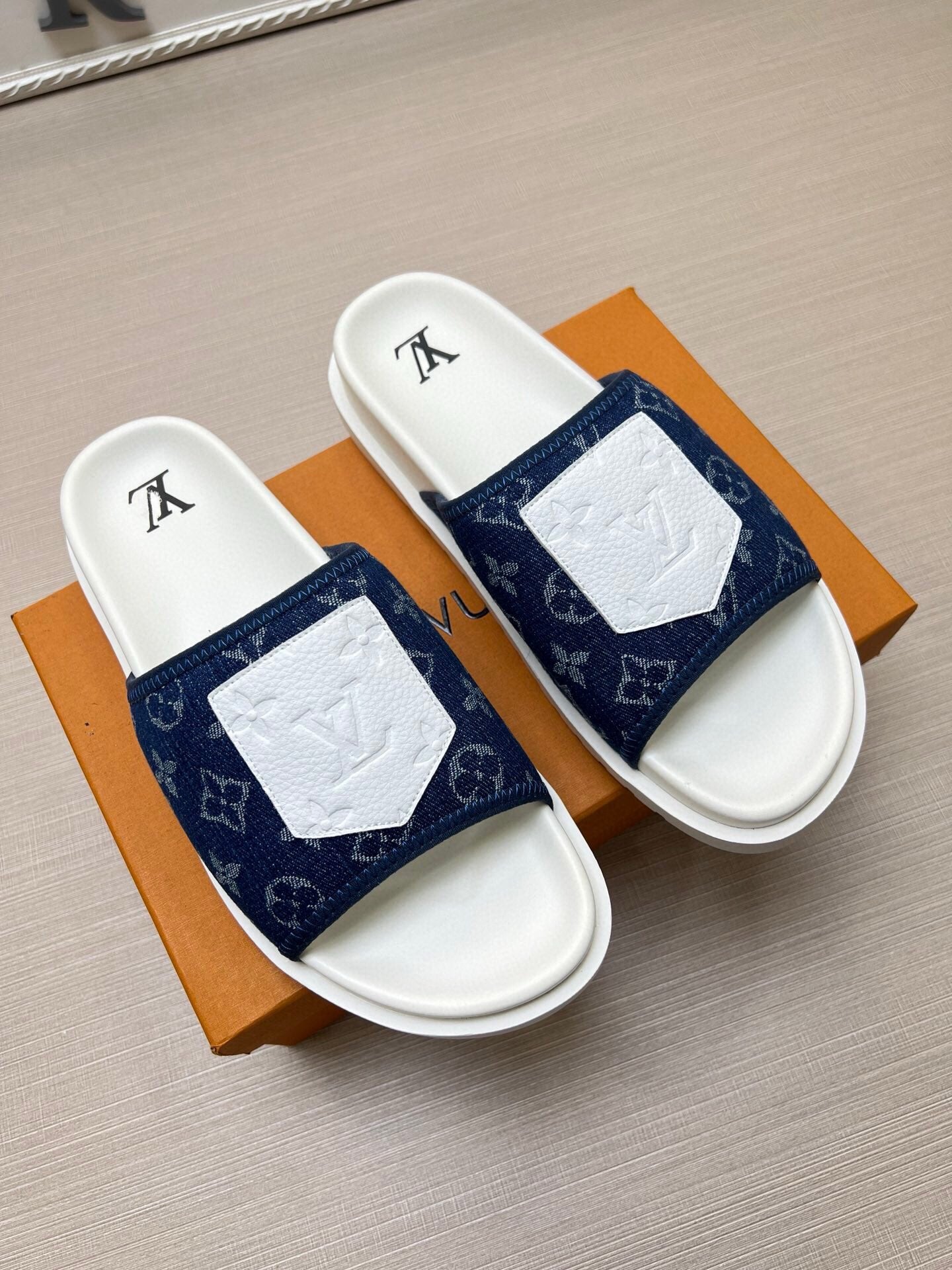 Z5WE252 Popular Slippers
