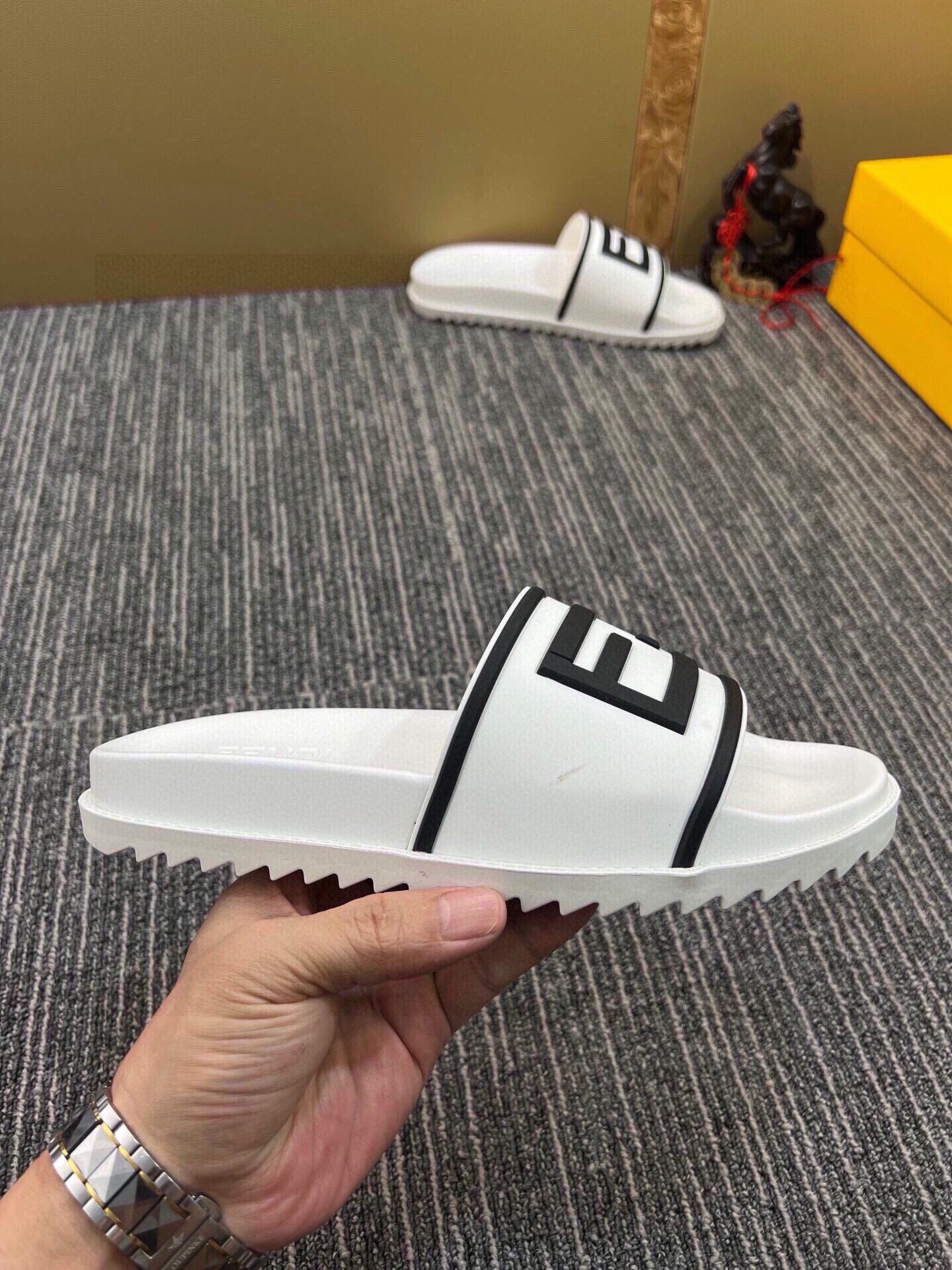 Z5Z35F286 Popular Slippers