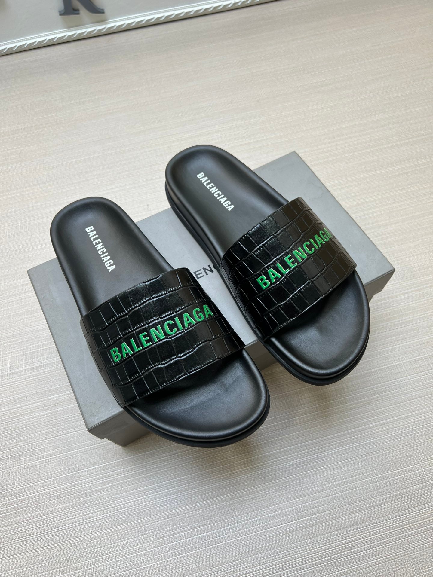 Z5ZJ99 Popular slippers
