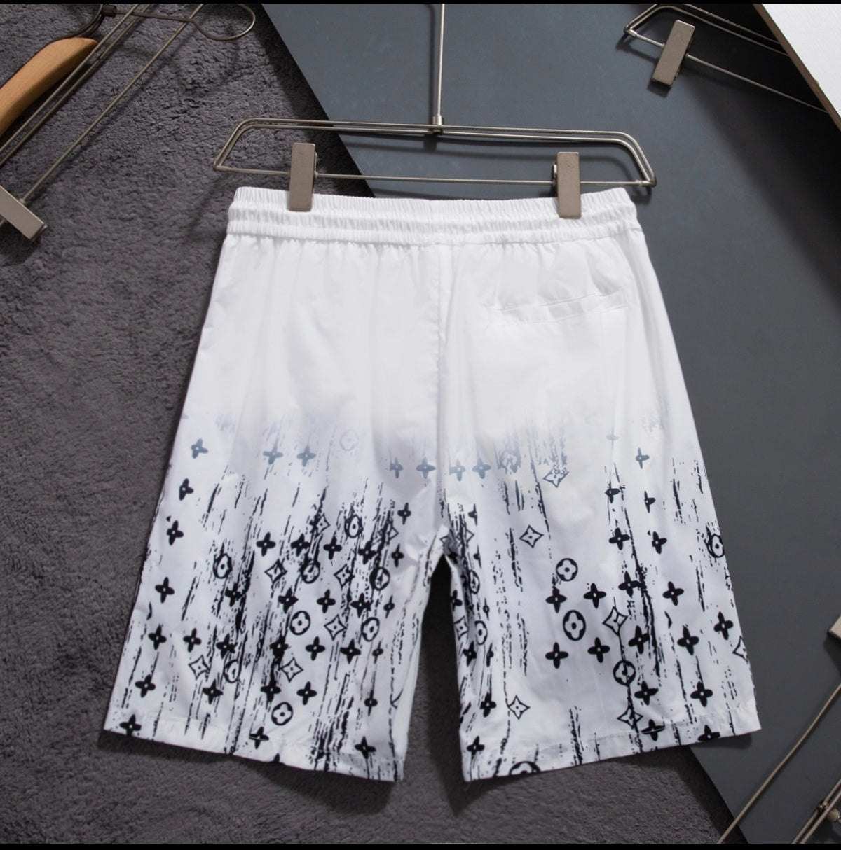 U1N36E10 Popular shorts