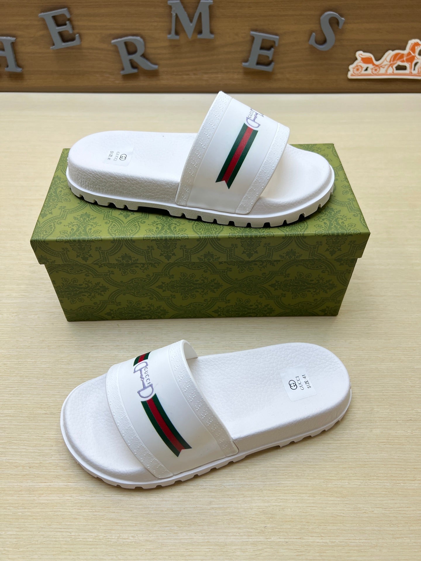 Z5R76B1 Popular Slippers