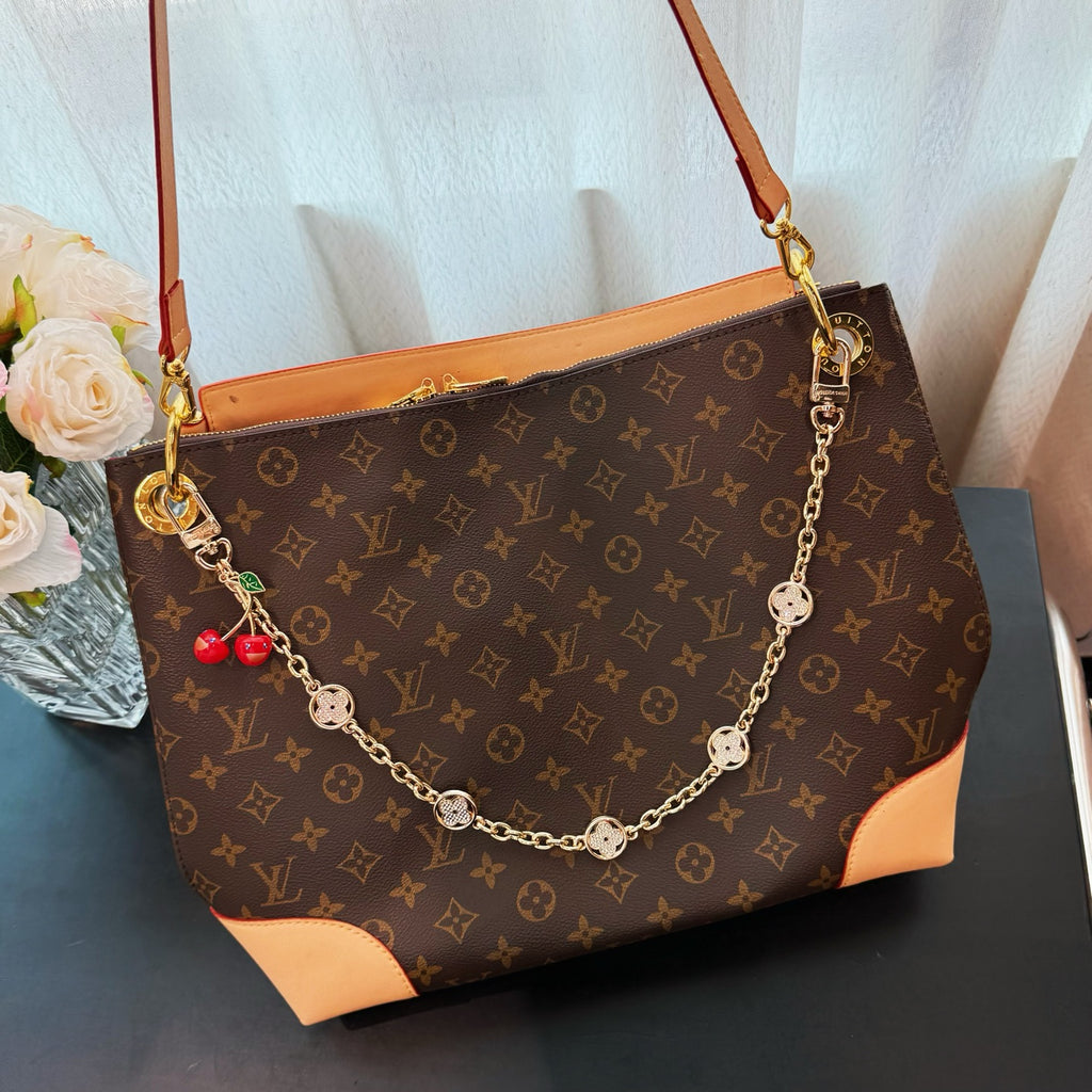 A1Z105E32 Popular bag 's charms accessories