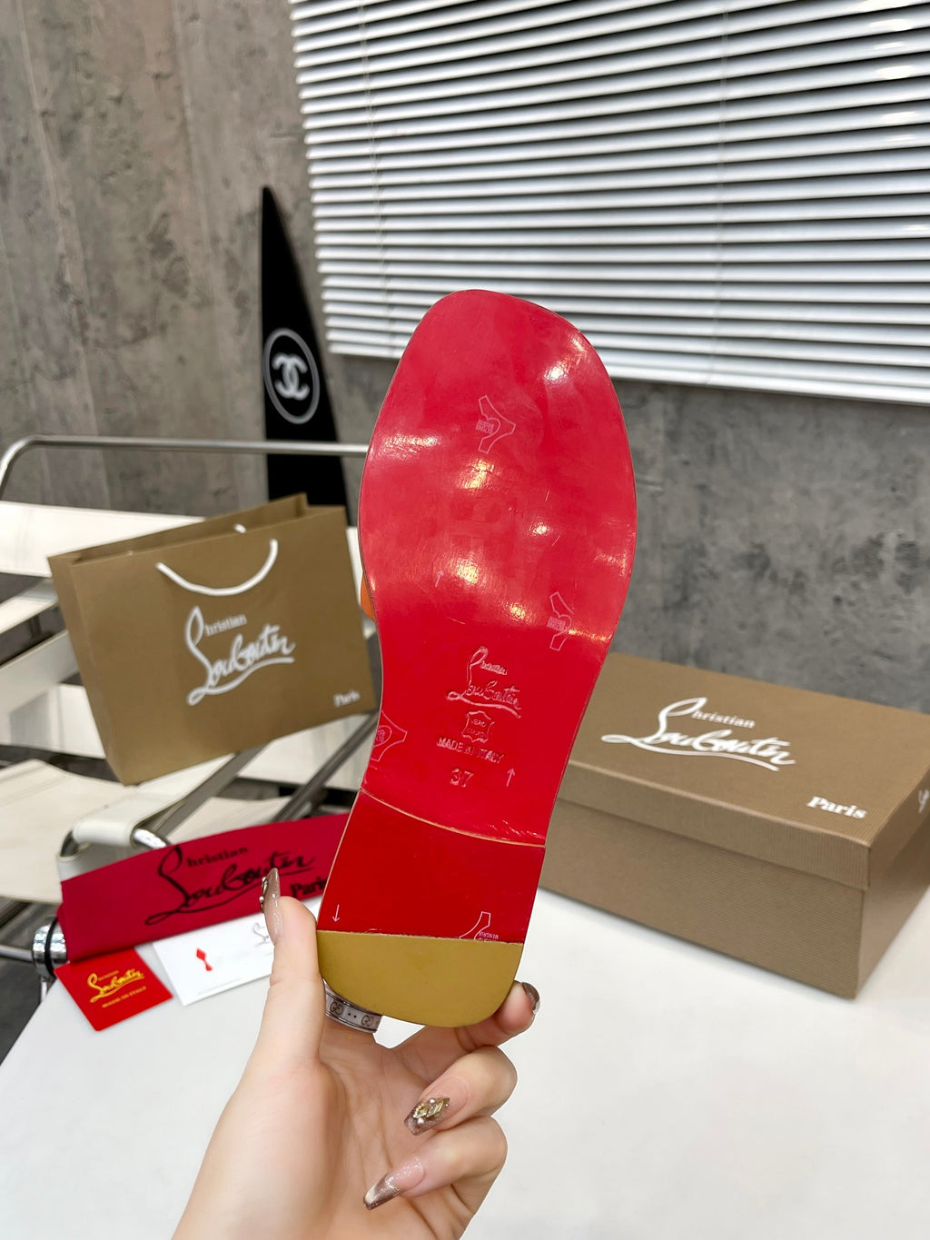 Z2XA29 Popular leather Slippers