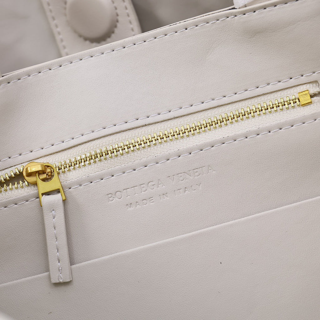 B1X104A81 Popular  leather bag
