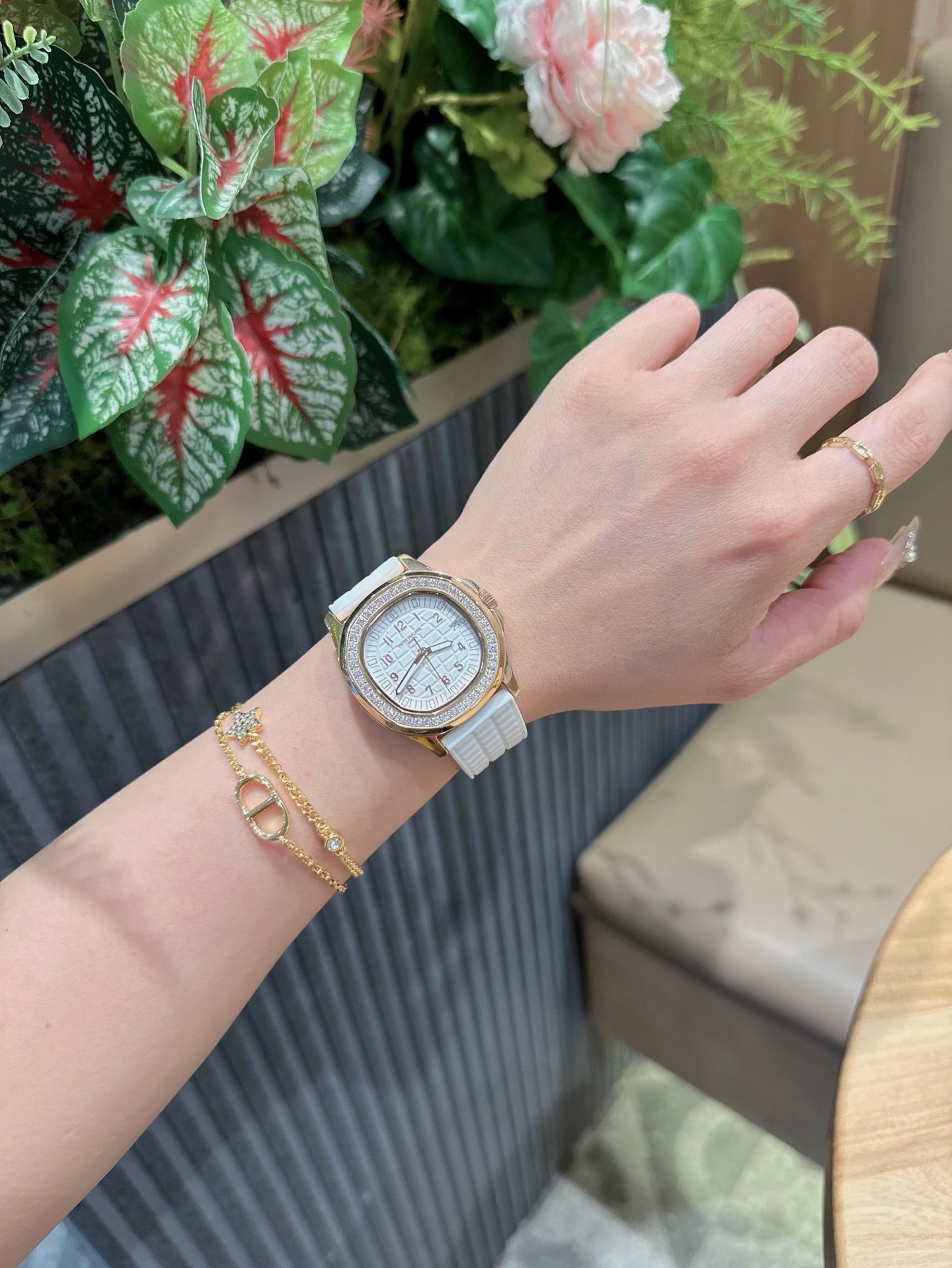 L1N36A3  Popular Watches